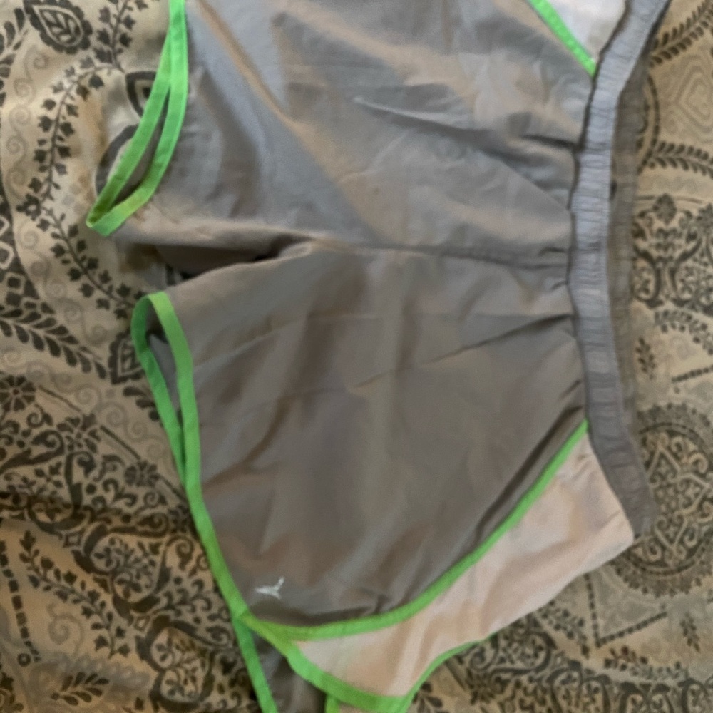 XL Active shorts - old navy
